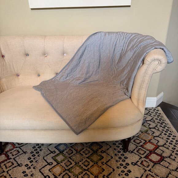 Set of 2 SHARPER IMAGE Cooling Touch Throw Blanket Grey & Blue - Picture 16 of 16